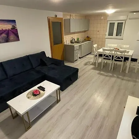 Danica Apartment *