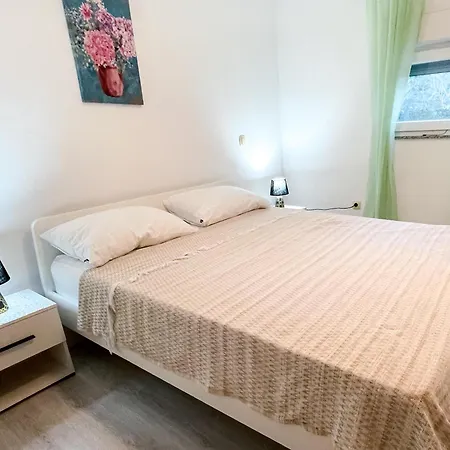 Apartament Danica