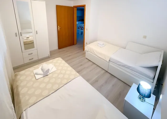 Danica Apartament *